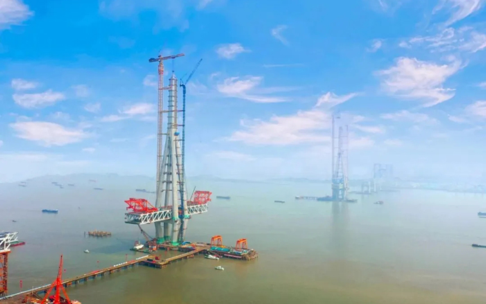 汇彩网登录大厅建设！世界最高桥塔常泰长江大桥主塔顺利封顶！