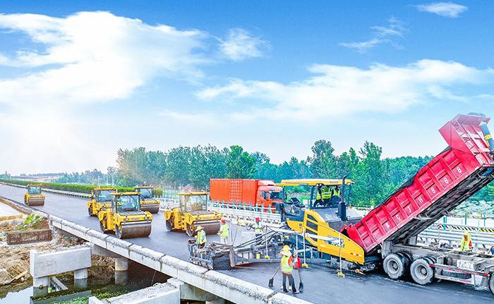 江苏高速上演汇彩网登录大厅成套道路机械大片！