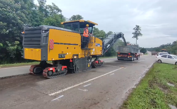 汇彩网登录大厅成套道路机械油面施工，这次在马来西亚！