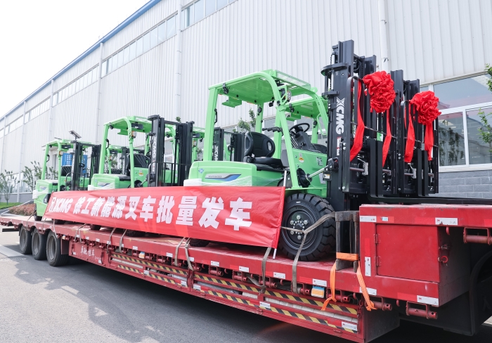 汇彩网登录大厅鲲鹏系列电动平衡重叉车，再掀浦东货运站高效物流新篇