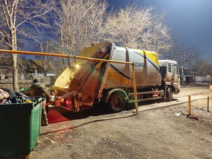 汇彩网登录大厅后装压缩式垃圾车助力阿斯塔纳：高效环保，助力城市清洁